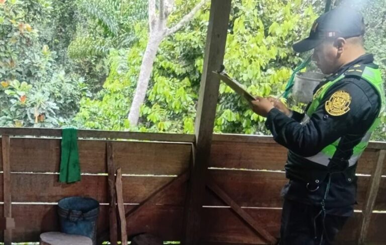 Mujer de 52 años fue hallada sin vida en su vivienda en Pueblo Nuevo; investigación apunta a homicidio con perdigones