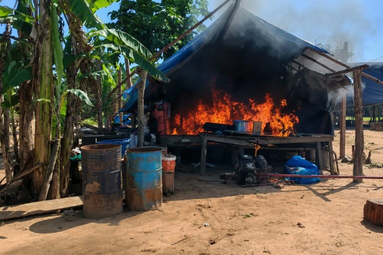 Fiscalía logra destrucción de 25 campamentos de minería ilegal en Madre de Dios