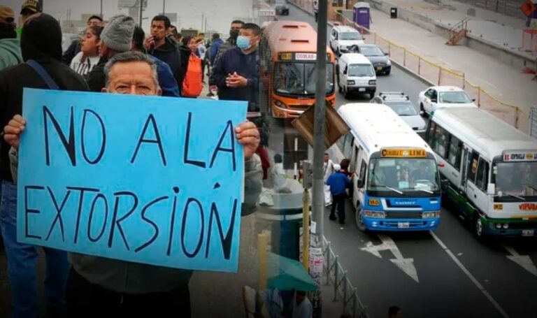 Gremios de transportistas evalúan paro nacional por incremento de extorsiones contra conductores