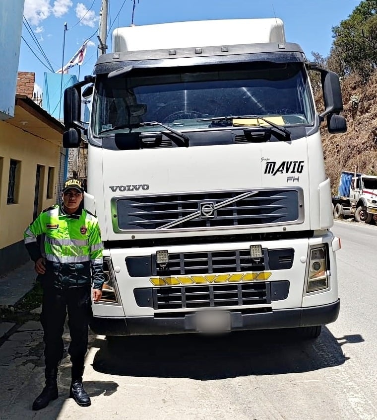 Incautan 15 mil pies tablares de madera por inconsistencias en guía forestal en la carretera Huánuco–Tingo María